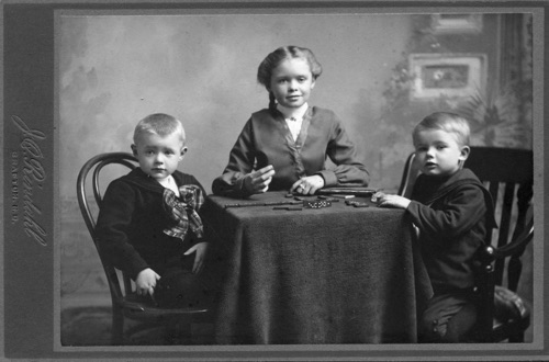 Children of Robert and Mary (Noble) Bestul. Juel left, Gleora center, Robert right